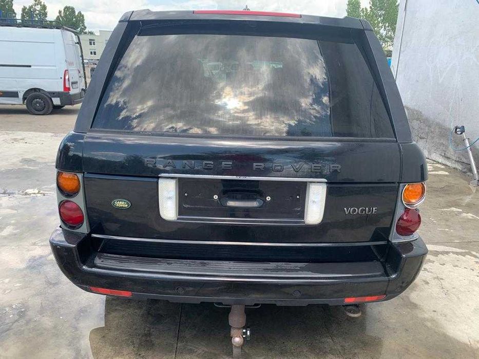Dezmembrez Range Rover Vogue 4.4i An 2005 Cod G44L0/bara fata vogue