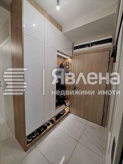 Продава се Тристаен апартамент в Варна, Възраждане 1 - 109 кв.м за 2065 €/кв.м - Снимка #3
