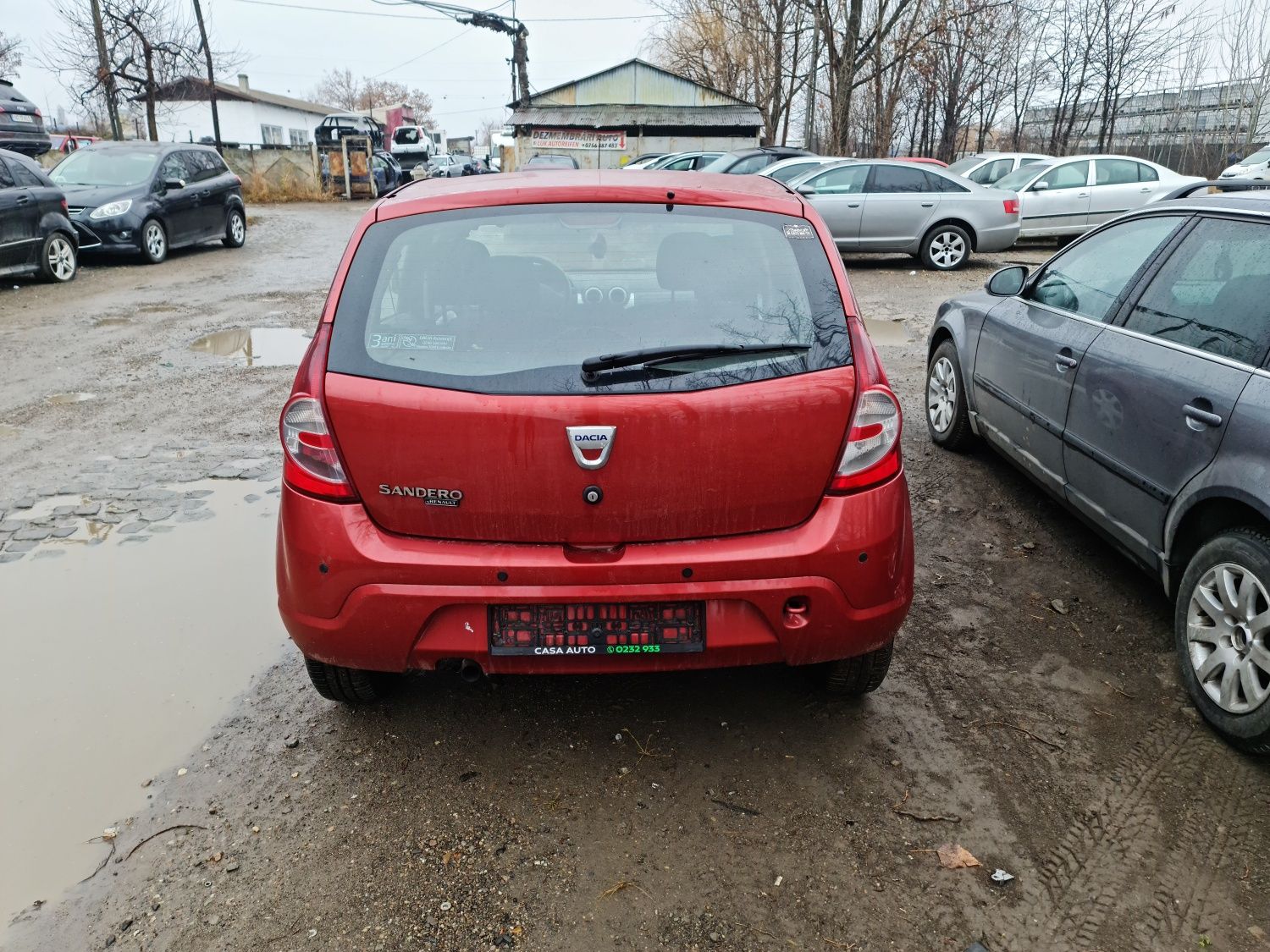 Dezmembrez Dacia Sandero piese motor 1.4 benzină 2010