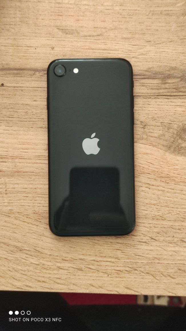 iPhone SE Память 128