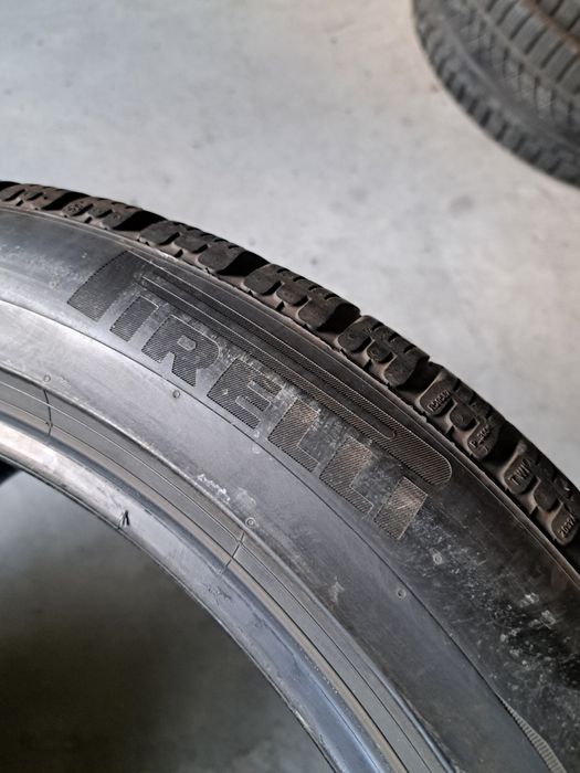 2 anvelope iarnă 285 40 r20 Pirelli