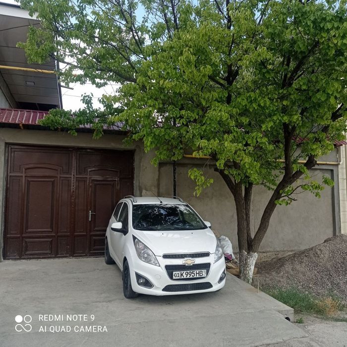 Uchastka hovli sotiladi 4.5sotix. Narxini kelishamiza