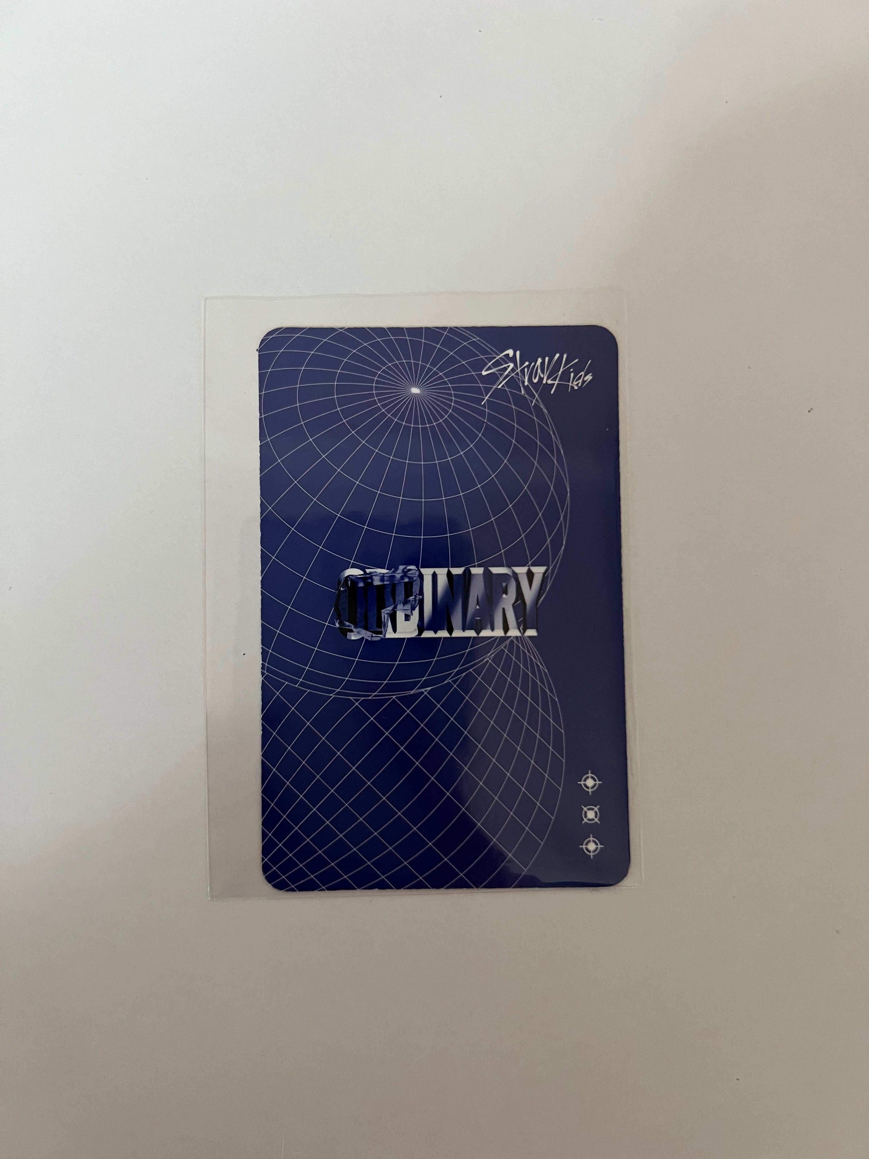 официальные карточки Хенджина и Феликса с альбома ORDINARY