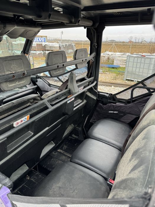 Vand can-am traxter si plaris rzr pentru copii!