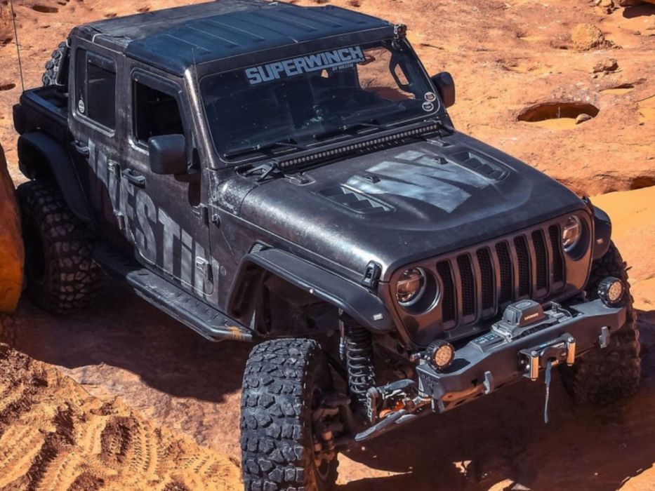 Troliu electric Superwinch SX12 cu cablu din otel 12000 lbs NOU