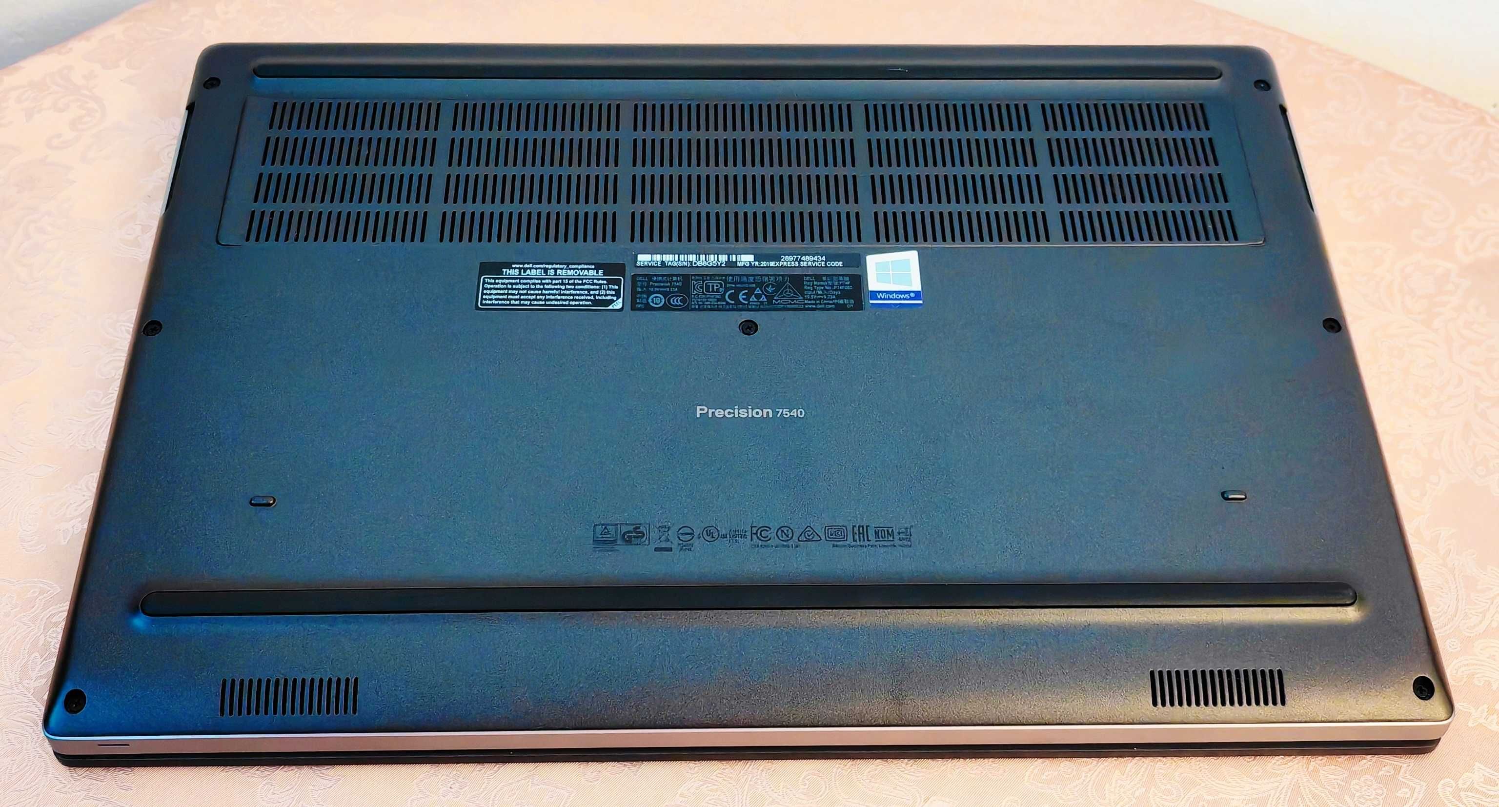Dell Precision 7540/Core i9-9880H/16 RAM/512 SSD/Quadro Т1000/15.6 IPS