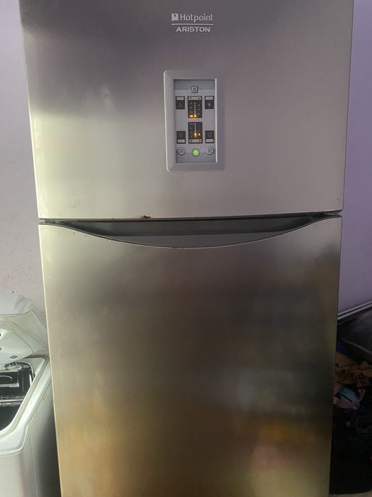 Vand frigider Hotpoint Ariston