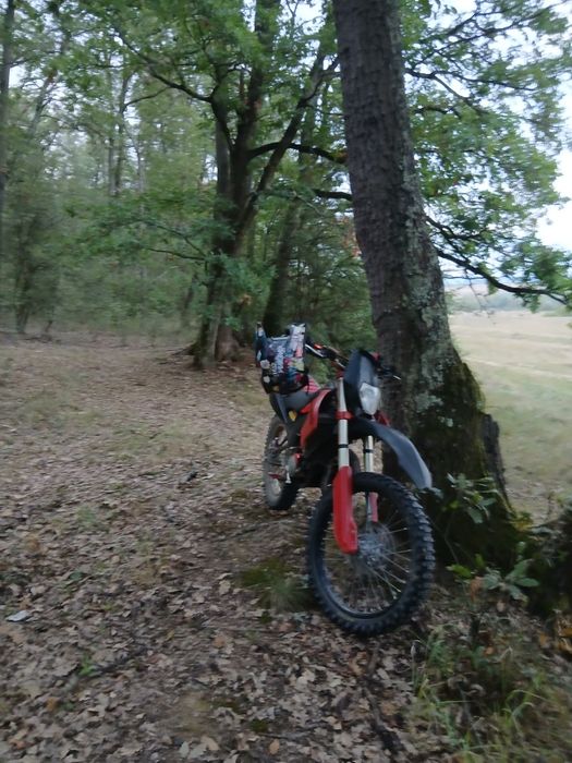 Vand sau schimb cross aprilia sx 85