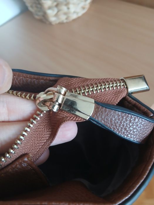 Geantă de mână/umăr extrem de frumoasă