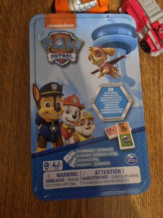 Domino, masini din metal cu Paw Patrula Catelusilor si figurina