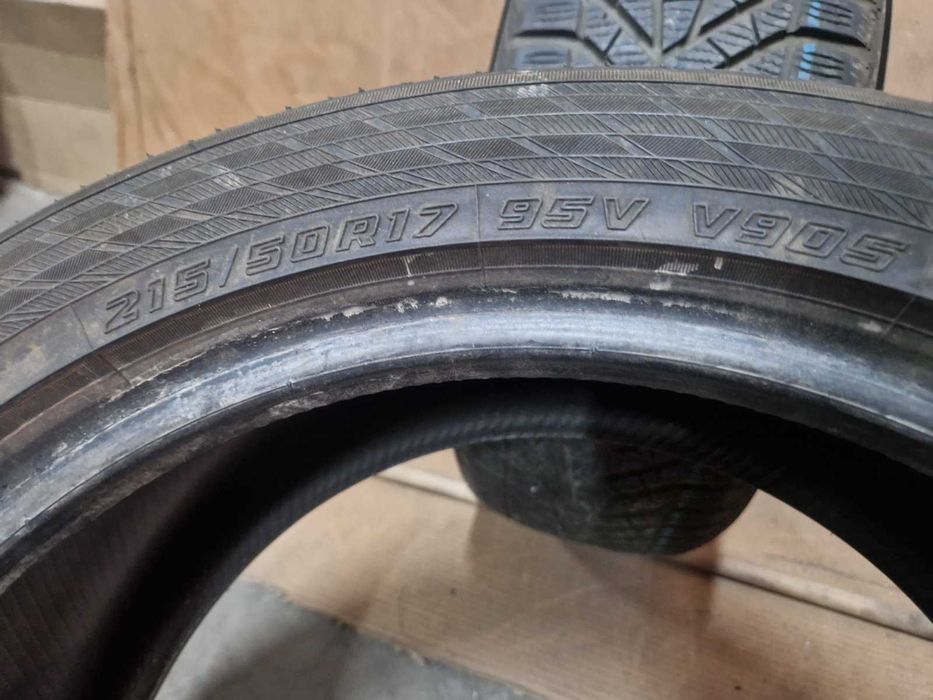 2 Yokohama R17 215/50
зимни гуми
DOT2620
