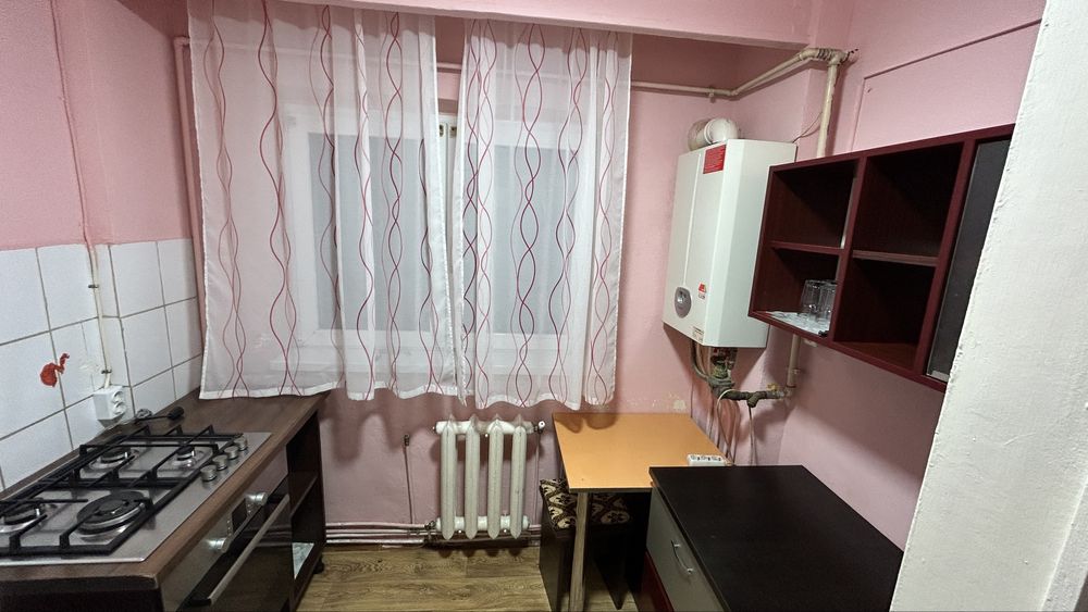 Garsoniera de inchiriat in Cetate zona Mercur