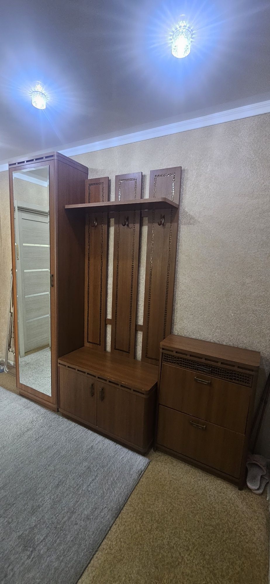 Продам прихожую.