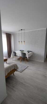 Vând apartament in zona Torontalului cu 2 camere decomandat și living