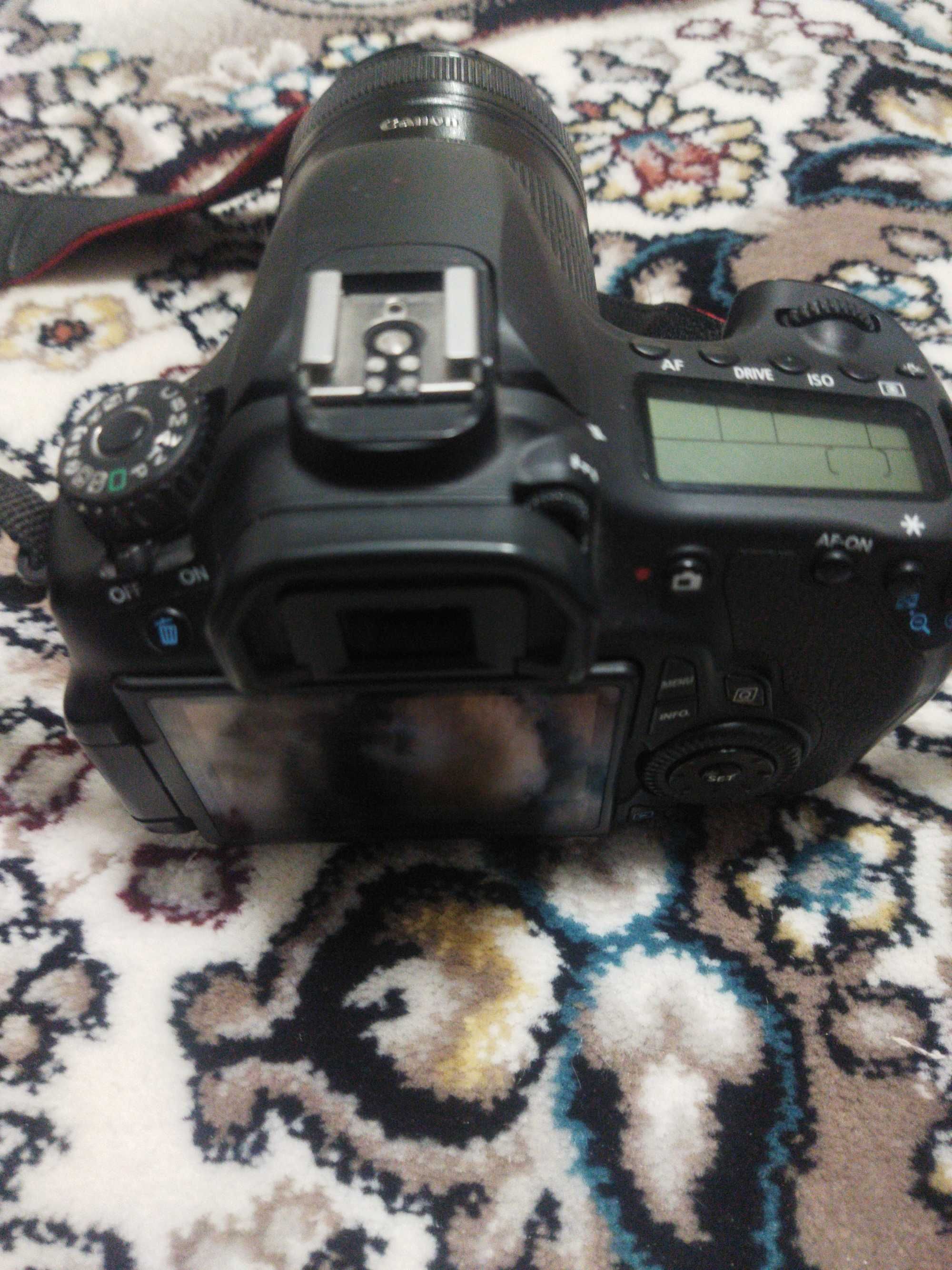 canon 60 D sotiladi