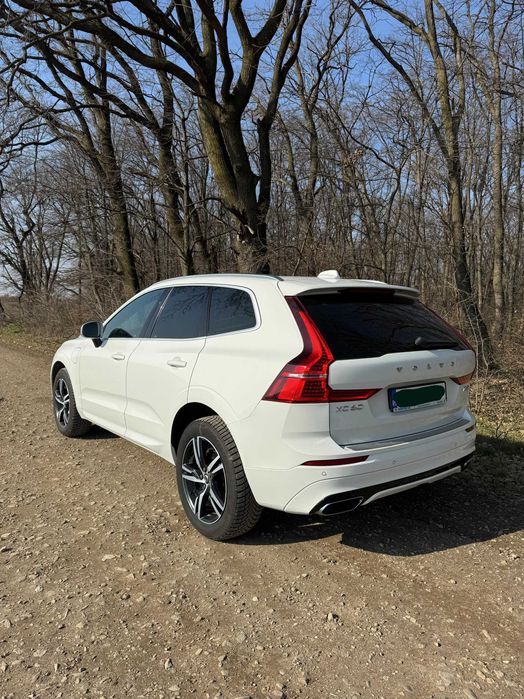 Volvo XC60 T8 R-Design - 2019 - cu garantie si TVA deductibil