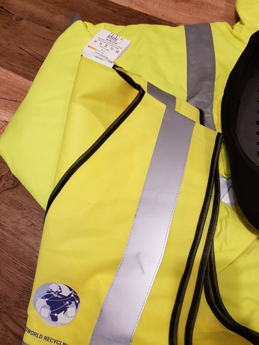 Geacă, vestă, șapcă protectie si bluză de lucru