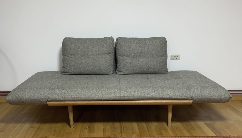 Canapea extensibila moderna, stare impecabila 205x85 cm