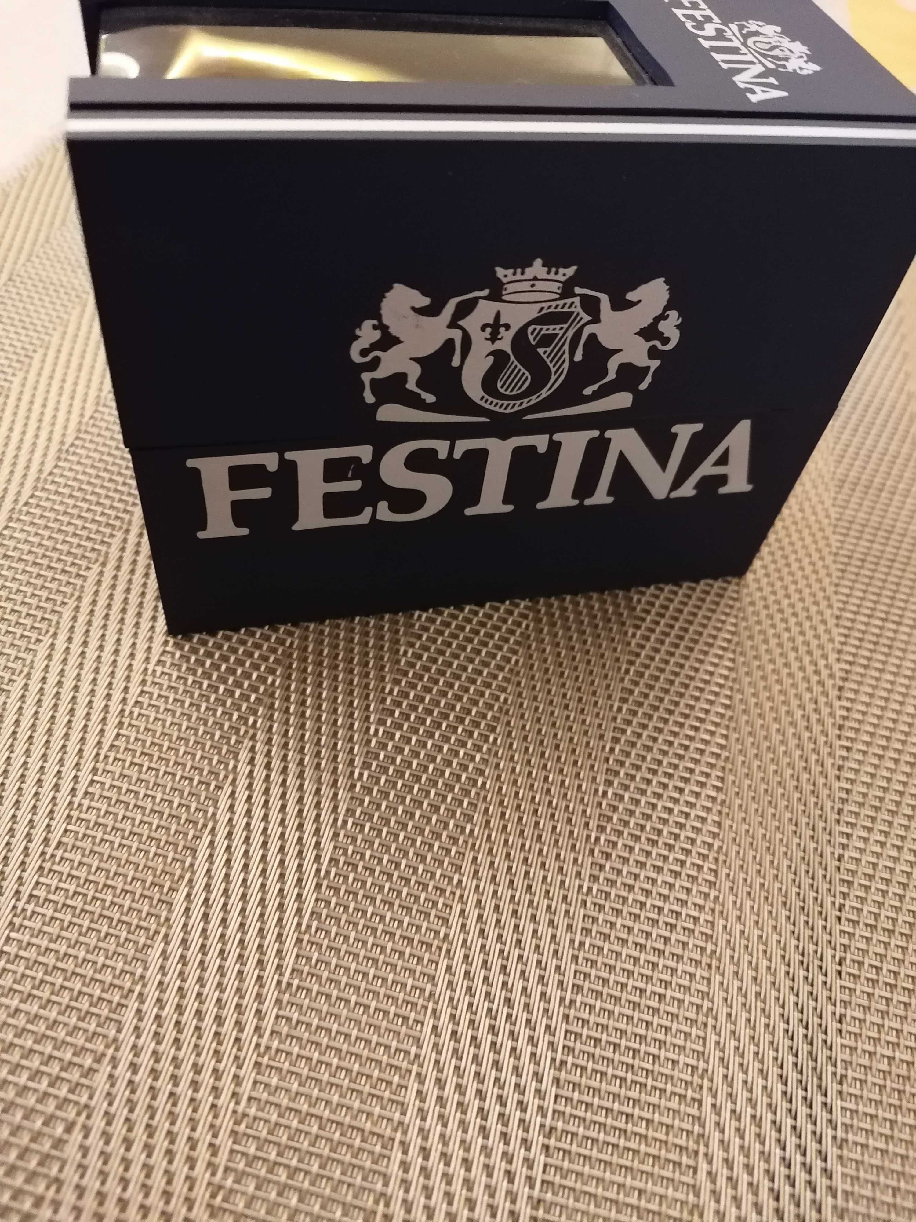 Часовник Festina