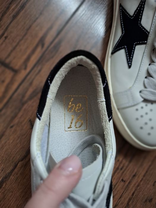 Vând adidași noi, piele naturala