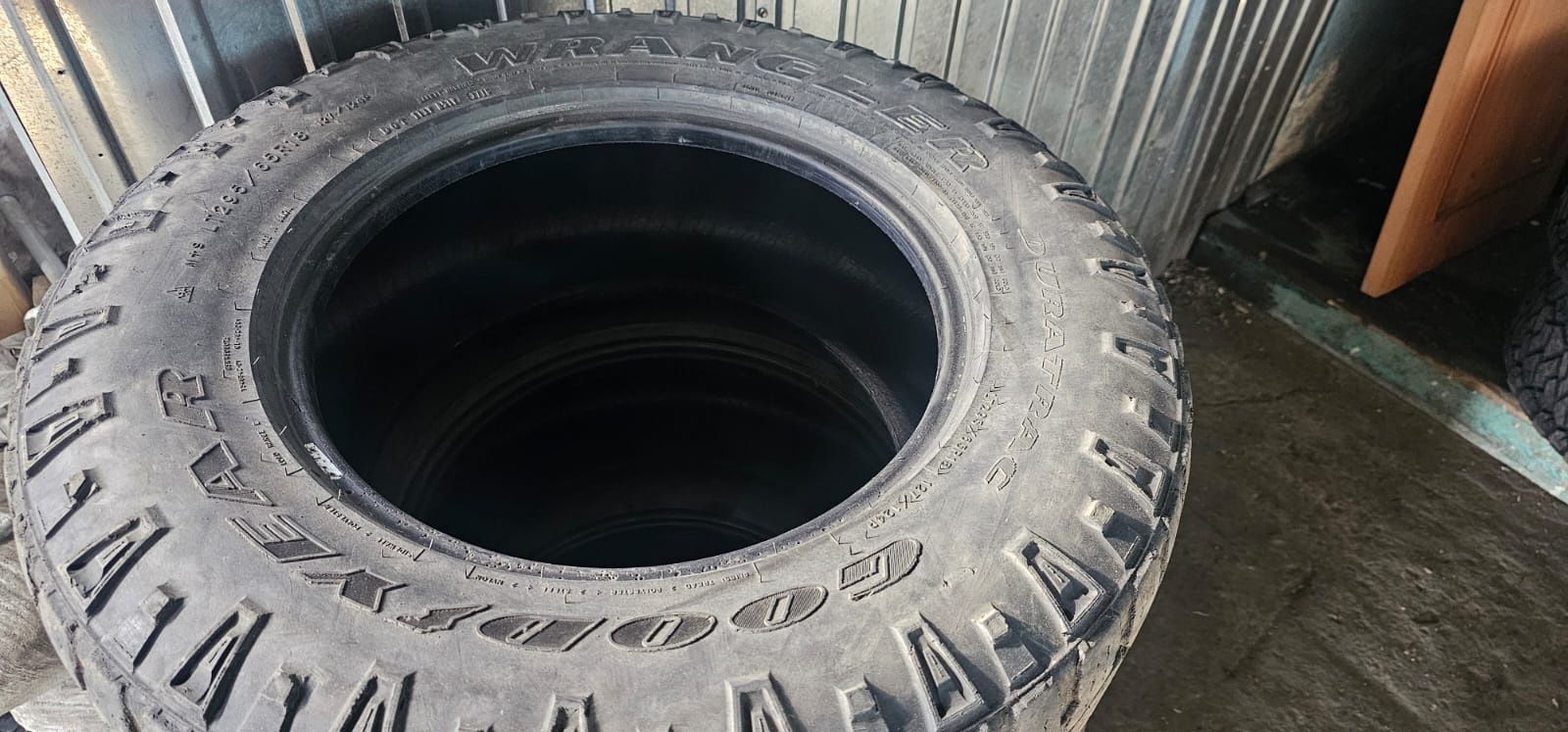 Резина goodyear 295/65/18