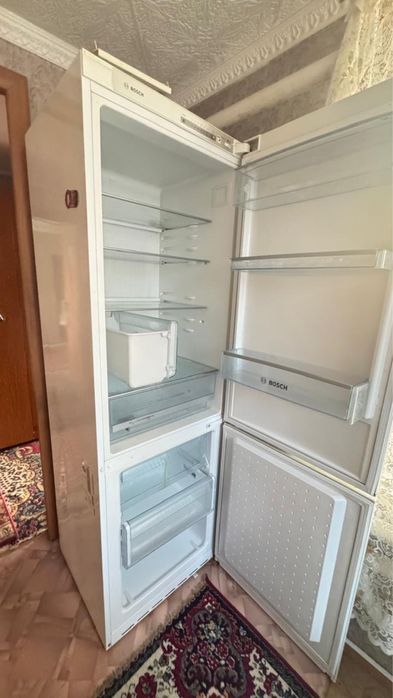 Продам холодильники Bosh  и indesit отличном состоянии