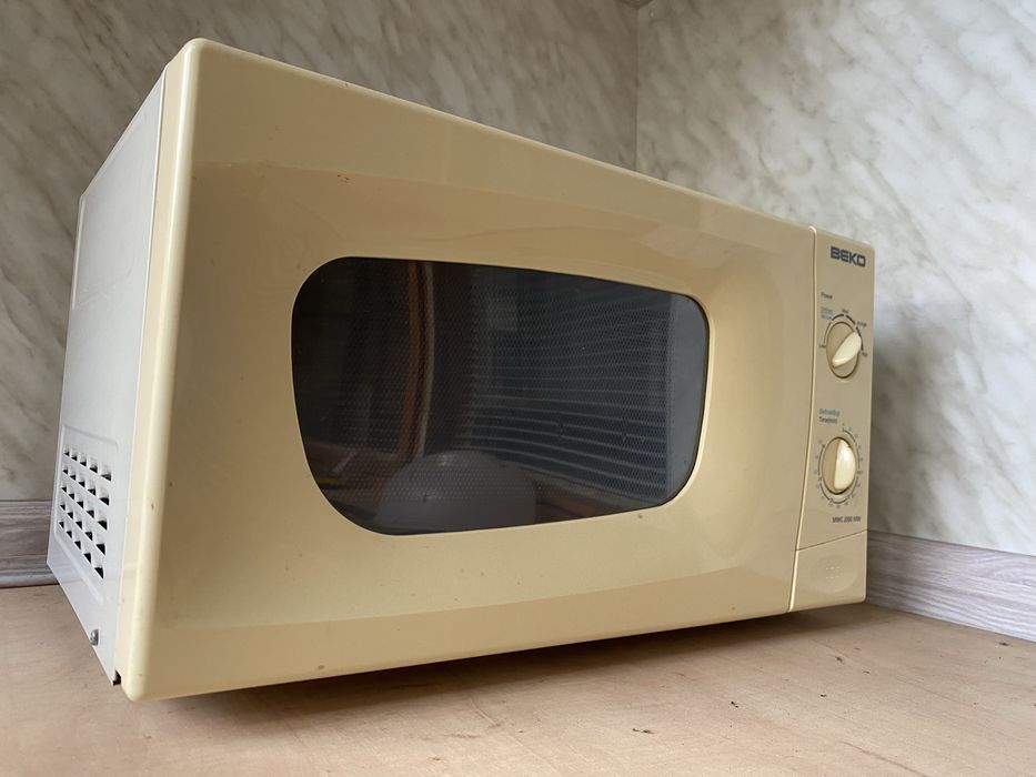 Микровълнова фурна БЕКО
