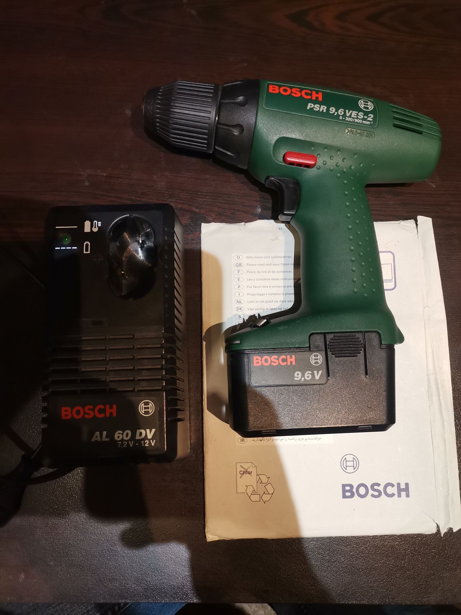 Почти нов Винтоверт Bosch PSR9,6 VES-2