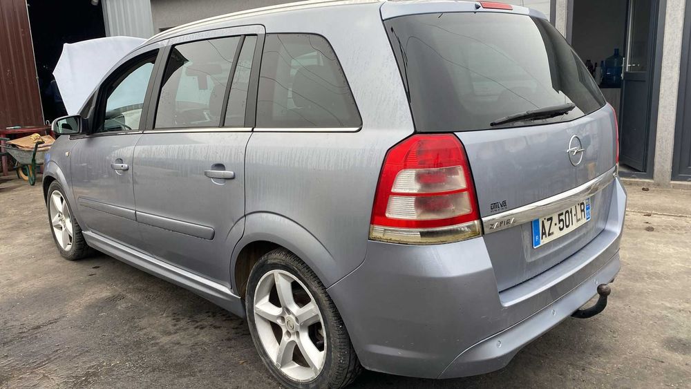 Fata completa  OPC Piese Dezmembrari Opel Zafira B 1.7cdti