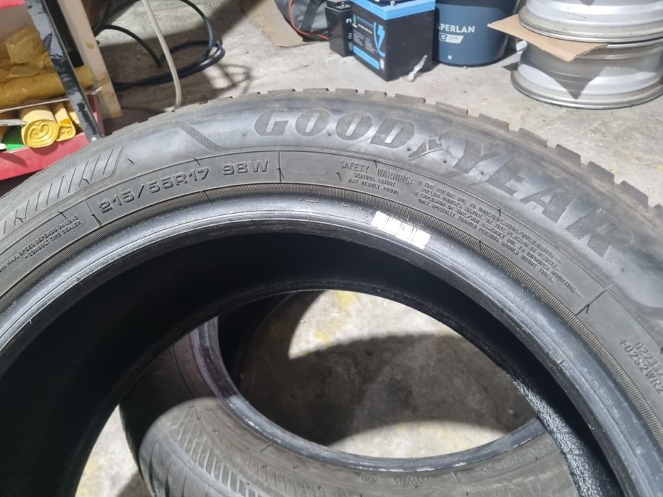 2 x Anvelope 215/55/R17 98w Goodyear Vector 4Seasons Gen-3 DOT 2022