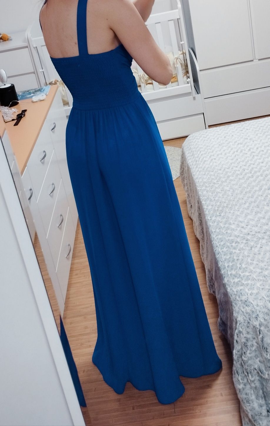 Бална рокля в цвят кралско синьо