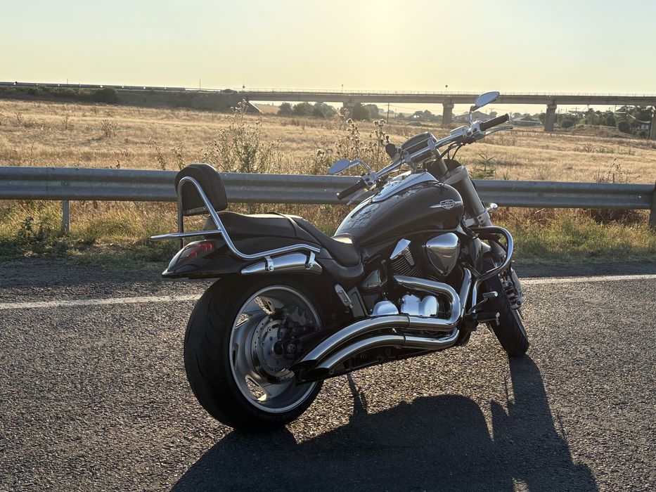 Vand Suzuki Intruder m1800r modificat + accesorii