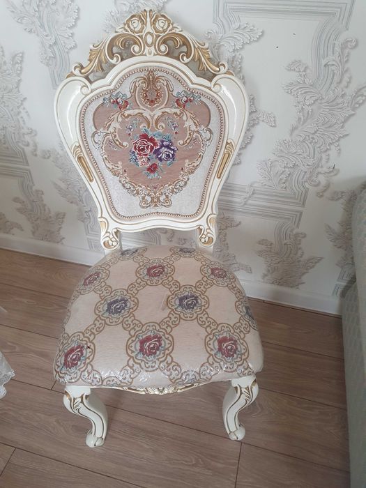 Стулья для гостиной