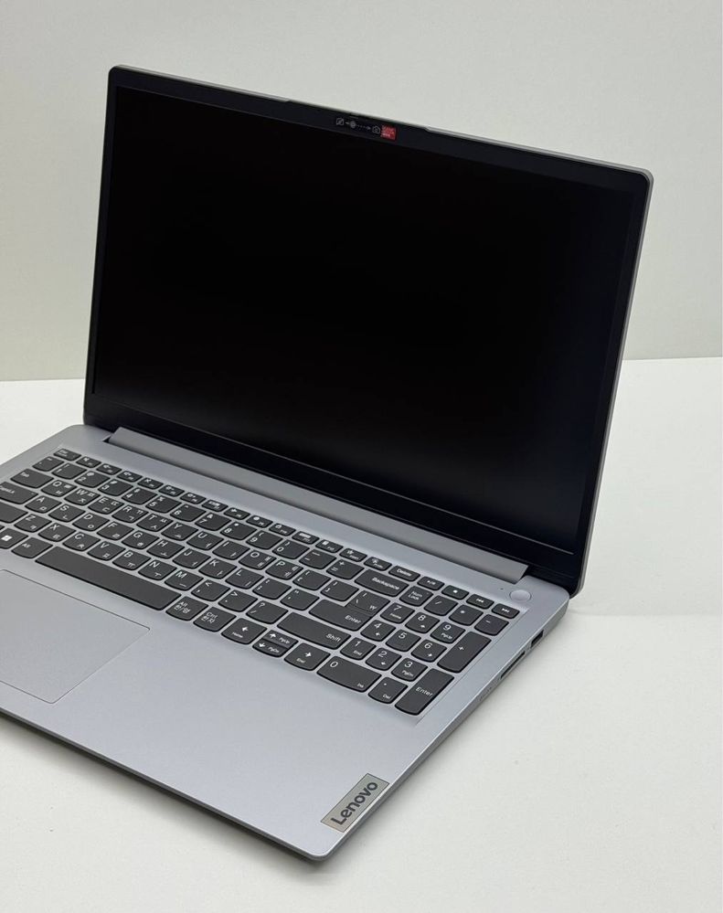 Yangi Noutbuk Lenovo Sotiladi