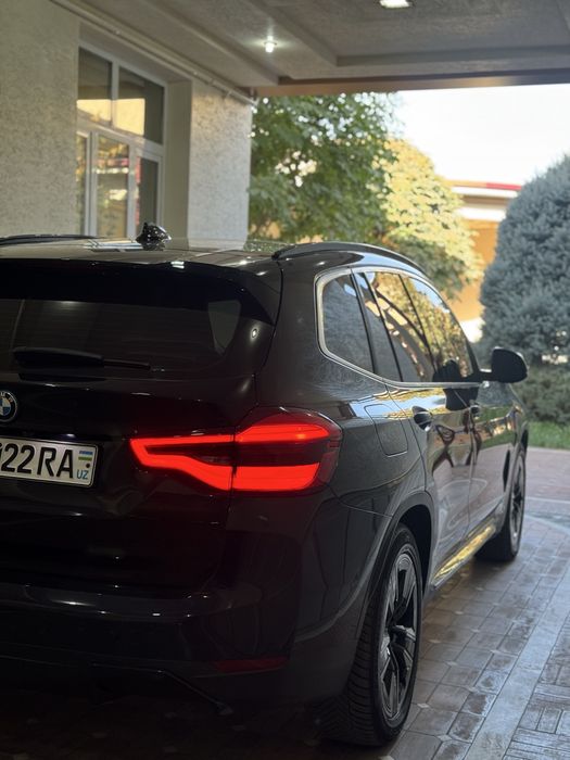 BMW IX3 sport.