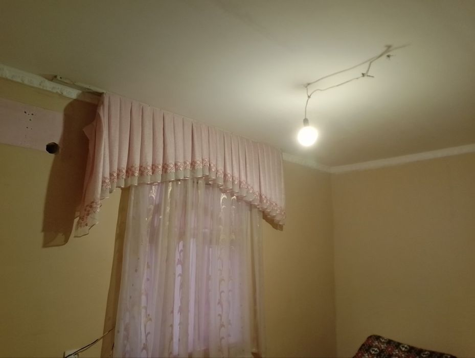 Uy sotiladi. NarxiI  26.000 $