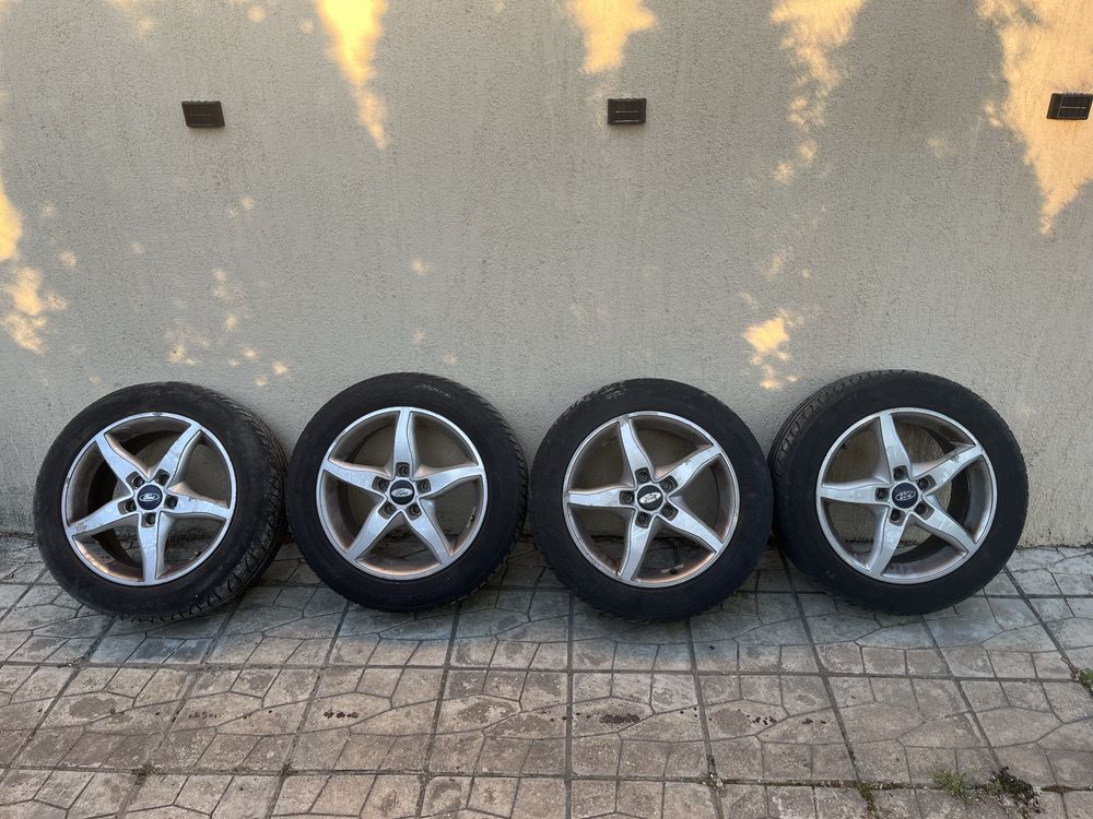 Гуми с джанти  4бр. 205/55 Ford 16”