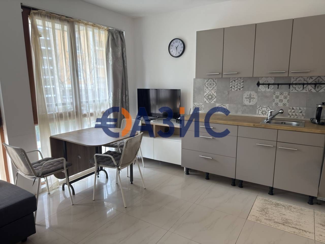 Продава се Двустаен апартамент в к.к. Слънчев бряг - 74 кв.м за 1061 €/кв.м - Снимка #1