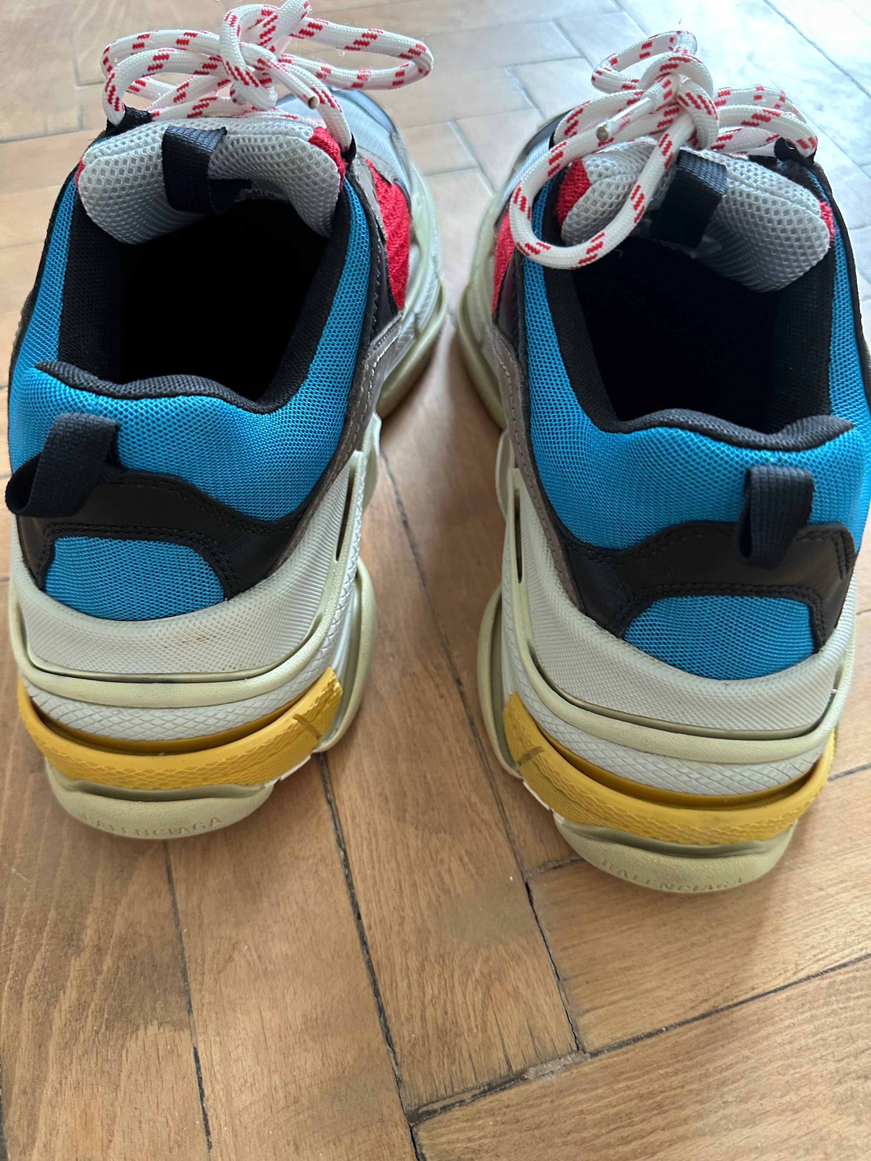 Vand adidasi Balenciaga triple S impecabili nr 42