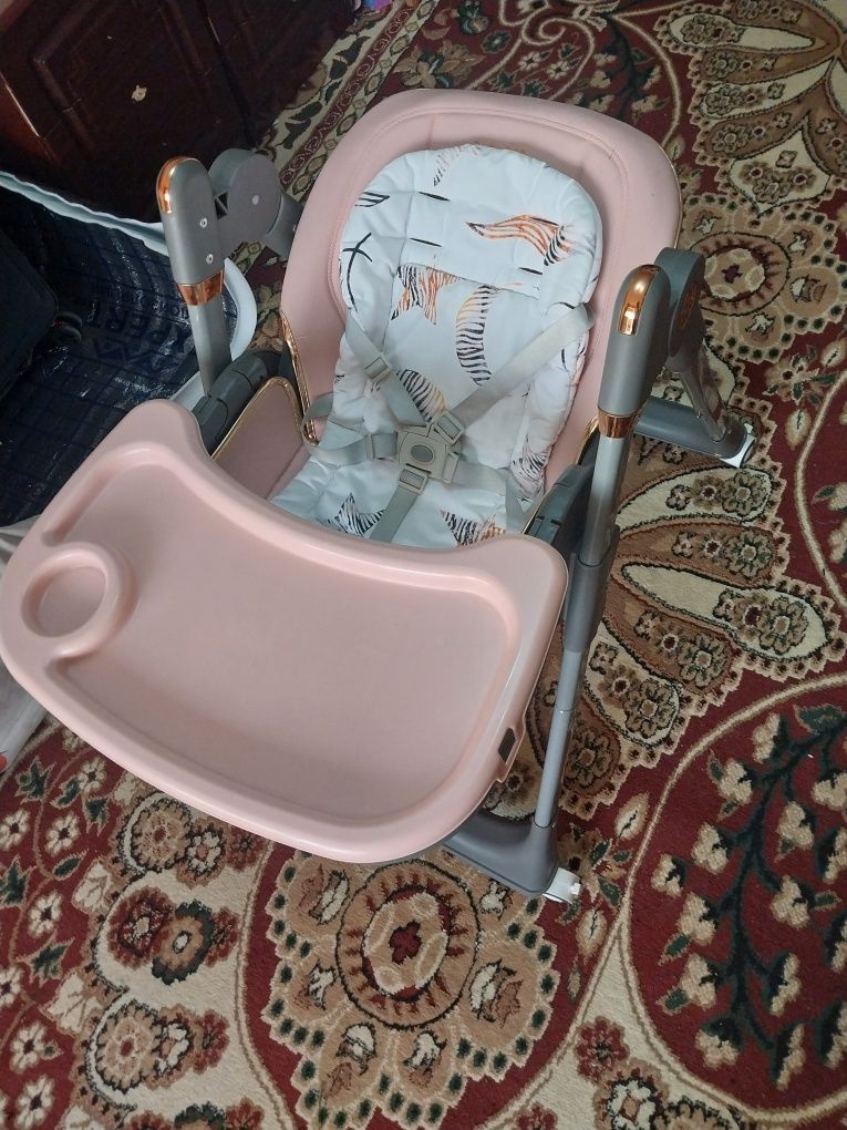 Детское кресло для кормления