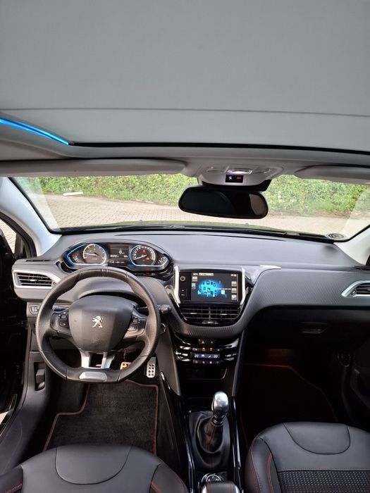 Peugeot 2008 GT-Line. Euro 6.  Diesel 2017