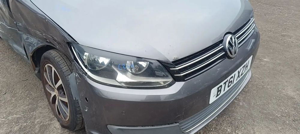 Dezmembrari / Dezmembrez Volkswagen Touran II (1T3) 1.6 TDI CAYC cutie viteze manuala codu culoare LD7R