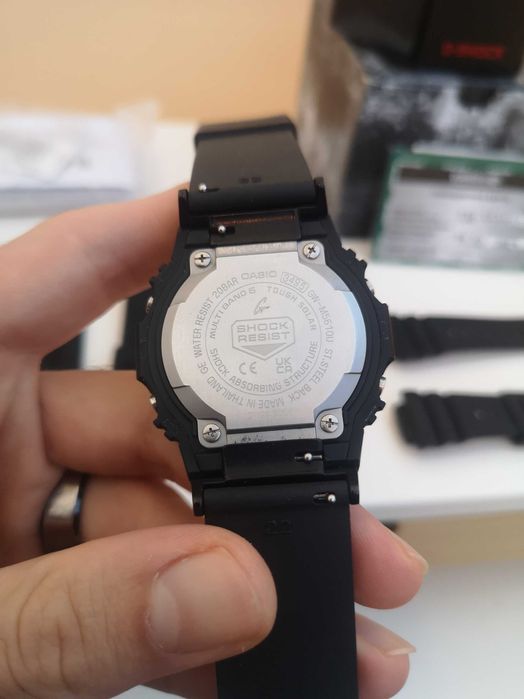 Casio G-Shock GW-M5610u (в гаранция, адаптери, 2 каишки, протектор)