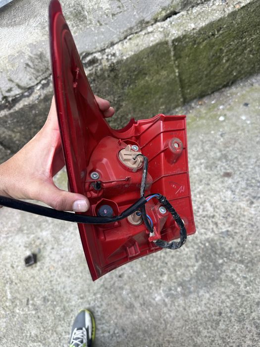 Десен стоп за Тойота Аурис Хечбек 12г-15г