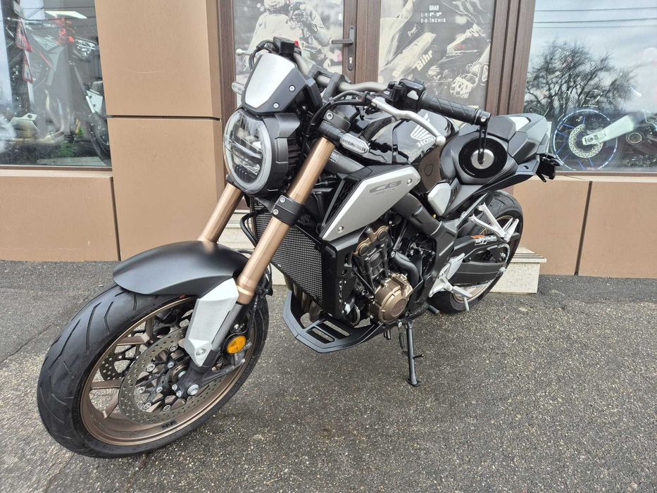 Honda CB650R ABS ~ accesorizat ~ Garantie ~ Rate directe fara dobanda
