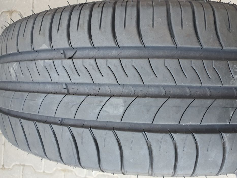 Vând set cauciucuri MICHELIN 205 60 R16