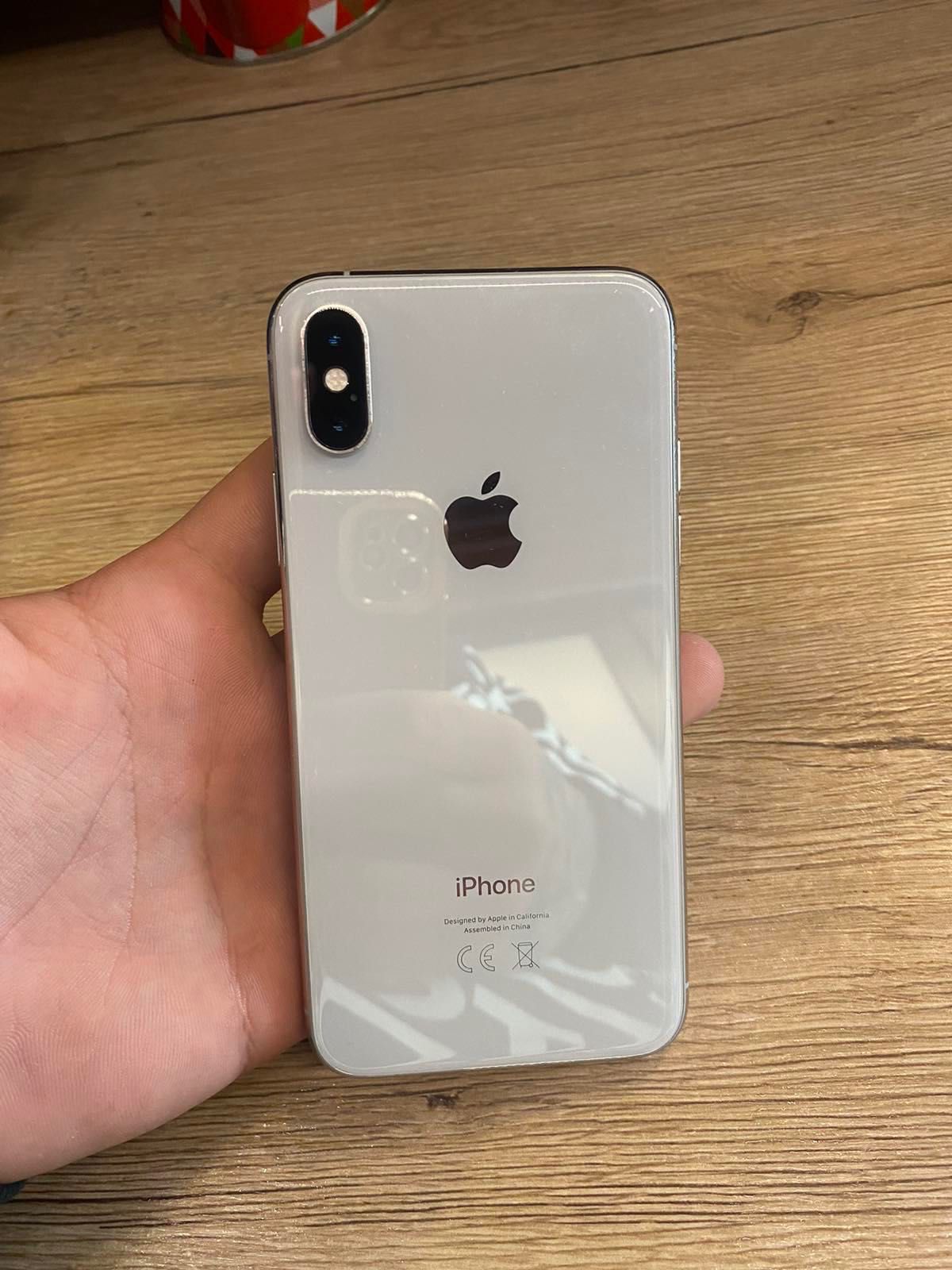 Iphone xs 64 GB като нов