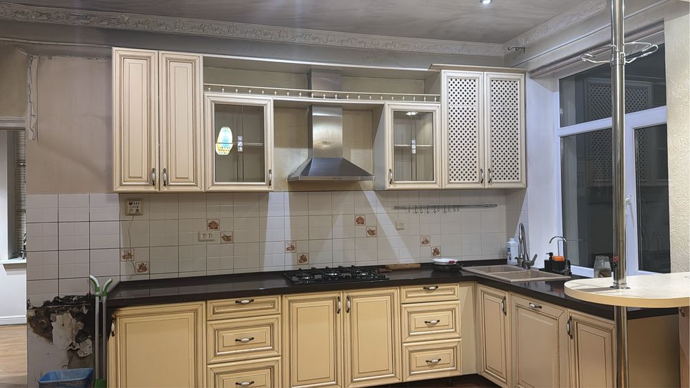 Продам вытяжку для кухни