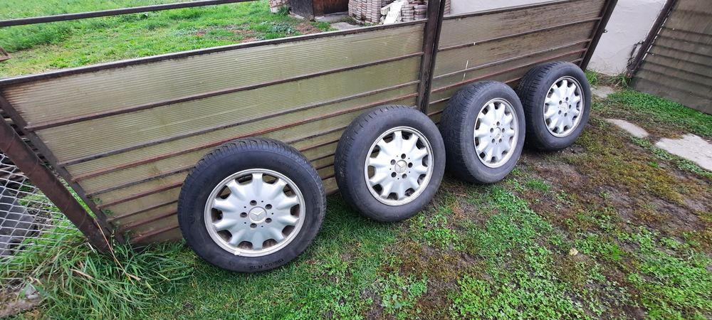 Vând jenti+cauciucuri MERCEDES 15