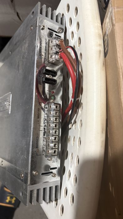 Amplificator(statie) subwoofer esx signum sx-460